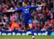 开云体育app-世界杯C组焦点战，英格兰2-1日本，库尔图瓦神级表现+中场铁三角锁定胜局